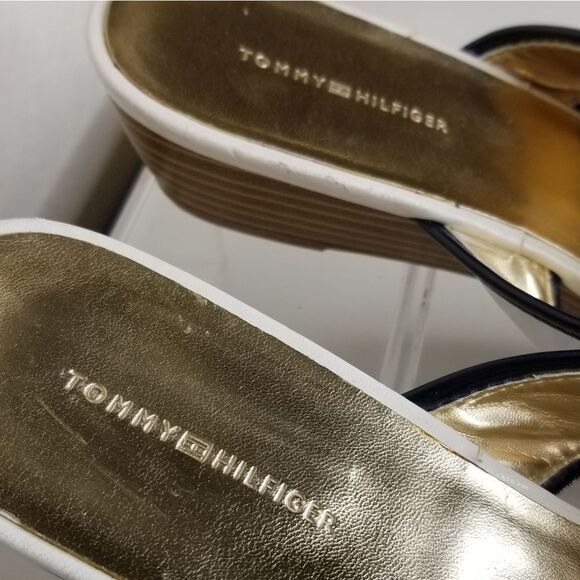 TOMMY Hilfiger Women’s Ambria T Strap Sandals 8M White -‎ Gold Metallic - Picture 5 of 12